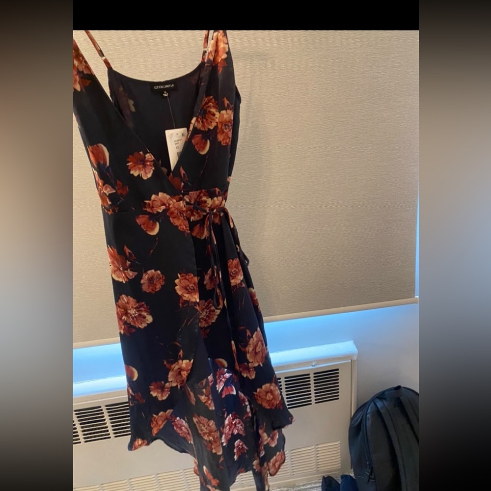 New w tags floral wrap dress